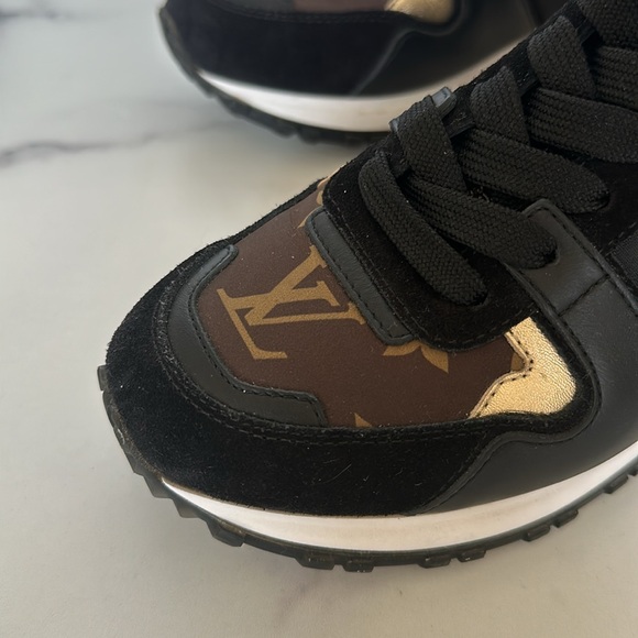 Louis Vuitton Sneakers - Picture 3 of 13